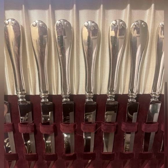 Luxurious Tiffany Co sterling flatware - Picture 13 of 16